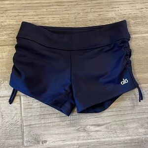 Alo Yoga Scrunch Navy Blue Shorts